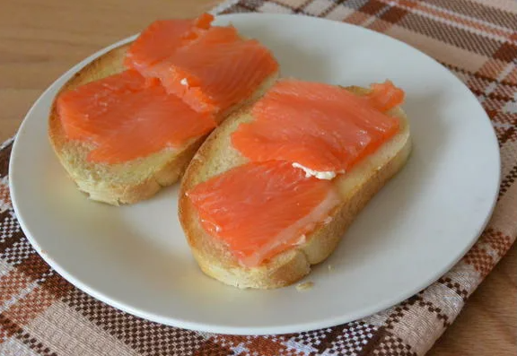 Бутерброды с красной рыбой